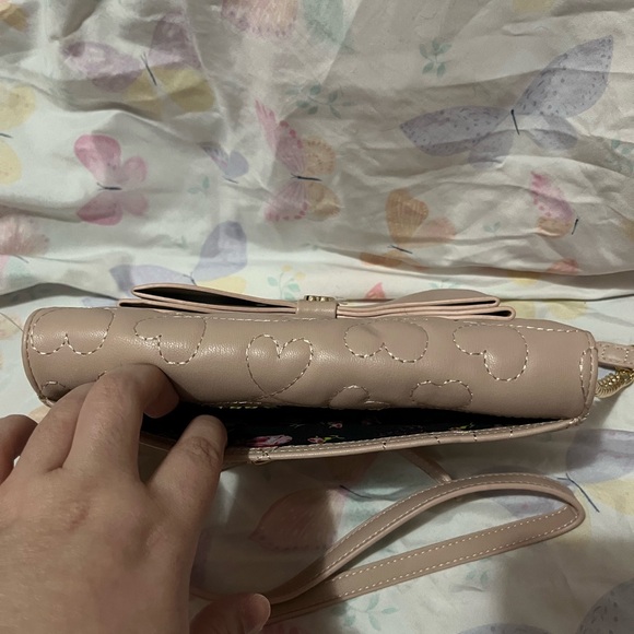 NWT Betsey Johnson small tan handbag - Picture 3 of 6